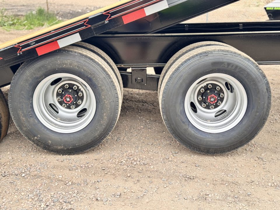 New 2026 Diamond T 8.5-25 Tandem Dual Deckover Tilt Gooseneck Equipment Hauler 24K GVWR