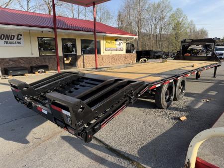 New 2026 Diamond C FMAX208 GOOSENECK TRAILER EXTRA WIDE RAMPS 18 PLY TIRES