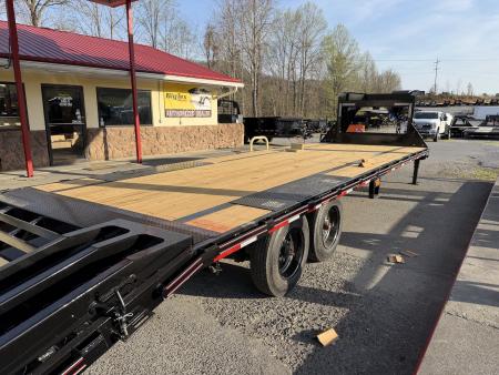 New 2026 Diamond C FMAX208 GOOSENECK TRAILER EXTRA WIDE RAMPS 18 PLY TIRES