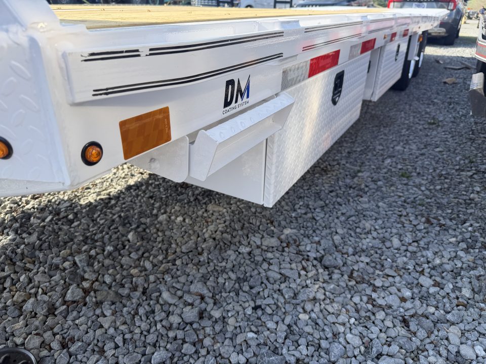 New 2026 Diamond C FMAX212 GOOSENECK TRAILER PACESETTER EDITION HYDRO DOVE & JACKS DISC BRAKES 17.5 ALUMINUM OUTER RIMS