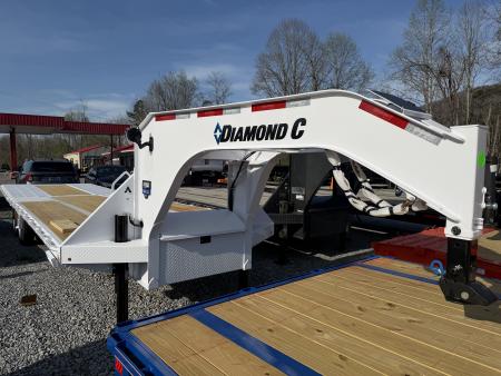 New 2026 Diamond C FMAX212 GOOSENECK TRAILER PACESETTER EDITION HYDRO DOVE & JACKS DISC BRAKES 17.5 ALUMINUM OUTER RIMS