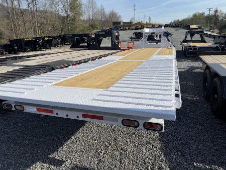 New 2026 Diamond C FMAX212 GOOSENECK TRAILER PACESETTER EDITION HYDRO DOVE & JACKS DISC BRAKES 17.5 ALUMINUM OUTER RIMS