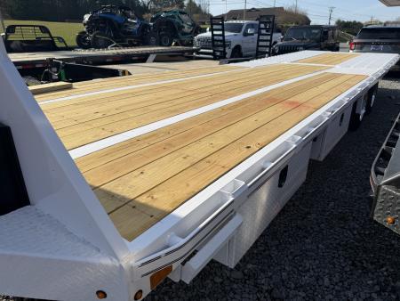 New 2026 Diamond C FMAX212 GOOSENECK TRAILER PACESETTER EDITION HYDRO DOVE & JACKS DISC BRAKES 17.5 ALUMINUM OUTER RIMS