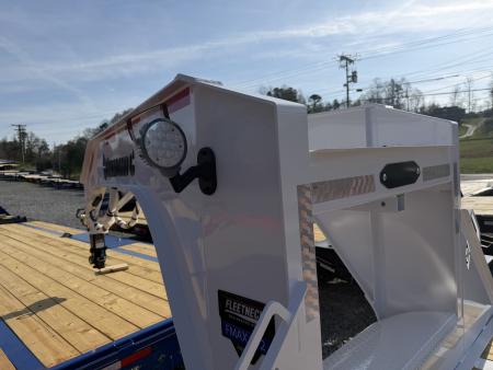 New 2026 Diamond C FMAX212 GOOSENECK TRAILER PACESETTER EDITION HYDRO DOVE & JACKS DISC BRAKES 17.5 ALUMINUM OUTER RIMS