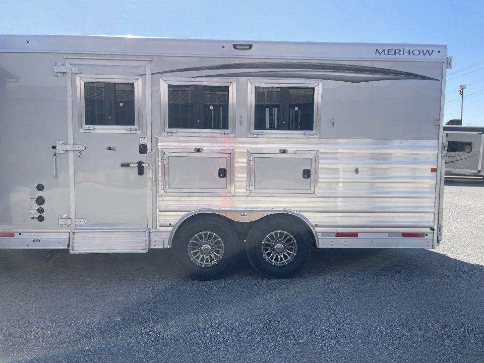 New 2026 Merhow Trailers 8316 RWS-ANGLED FARMHOUSE Horse Trailer