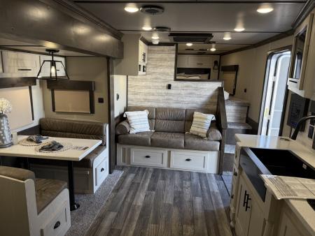 New 2026 Merhow Trailers 8316 RWS-ANGLED FARMHOUSE Horse Trailer