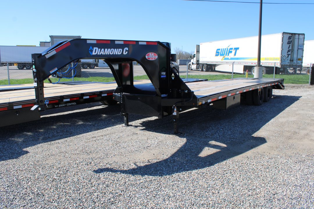 New 2026 Diamond C Trailers 30' MR GN 25K GVWR STOCK ID 52233 Equipment Trailer