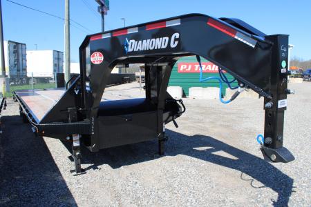 New 2026 Diamond C Trailers 30' MR GN 25K GVWR STOCK ID 52233 Equipment Trailer