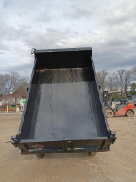 New 2026 HOMESTEADER 610MB SERIES/ 6X10 DUMP TRAILER / 5200# Electric Brake Axles / Curb Side Drop Side / Barn Door Rear Gates / Tarp