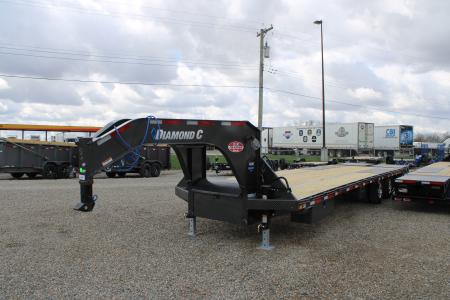 New 2026 Diamond C Trailers 32' MR 25K GVWR DO STOCK ID 52840 Gooseneck Equipment Trailer