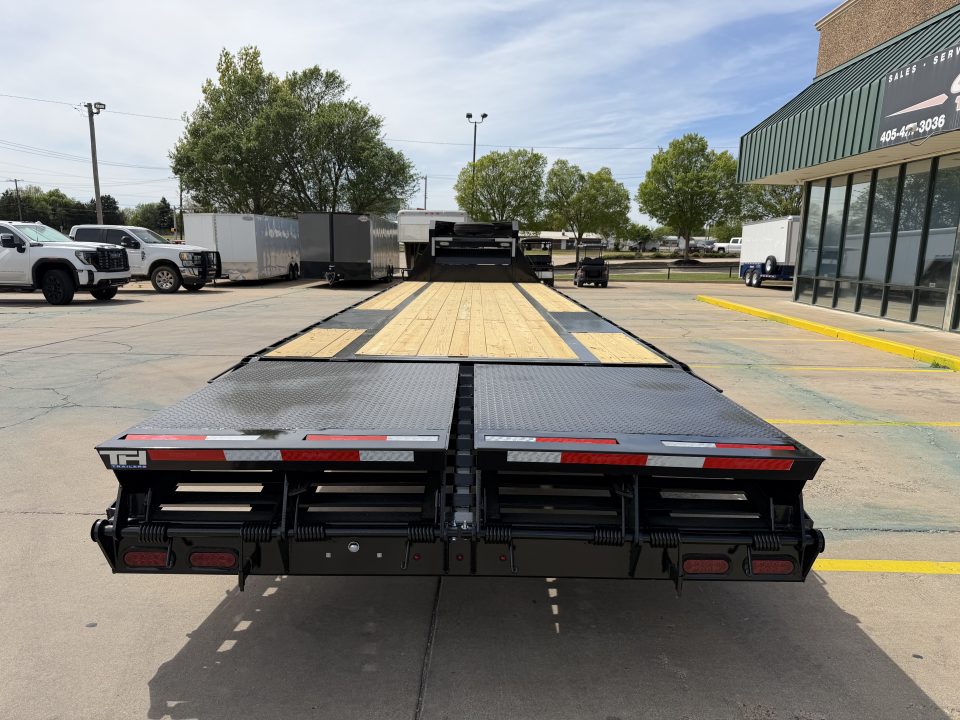 New #262702 2026 TOP HAT GN159 32 X 102 TANDEM AXLE 14K FLATBED GOOSENECK W/ JUMBO RAMPS