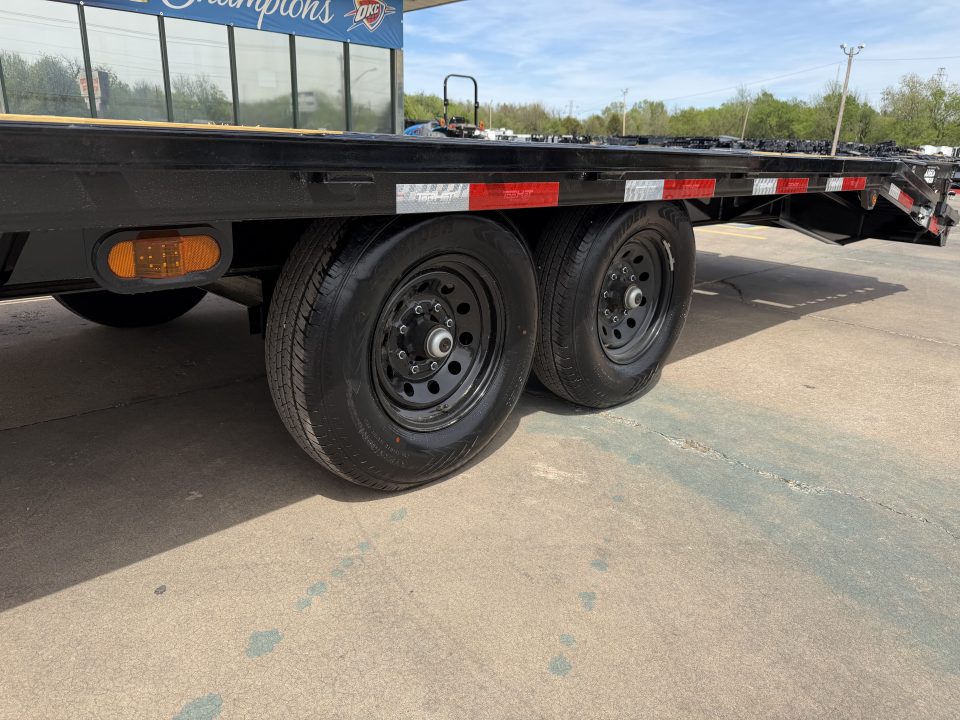 New #262702 2026 TOP HAT GN159 32 X 102 TANDEM AXLE 14K FLATBED GOOSENECK W/ JUMBO RAMPS