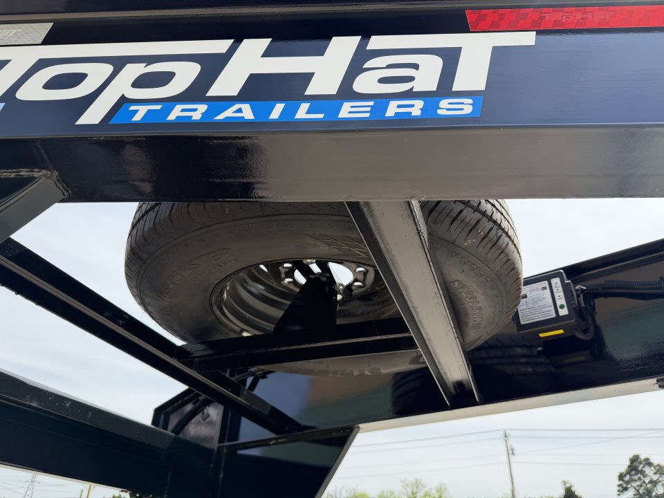 New #262702 2026 TOP HAT GN159 32 X 102 TANDEM AXLE 14K FLATBED GOOSENECK W/ JUMBO RAMPS