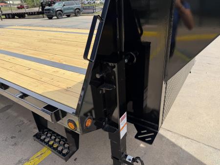 New #262702 2026 TOP HAT GN159 32 X 102 TANDEM AXLE 14K FLATBED GOOSENECK W/ JUMBO RAMPS
