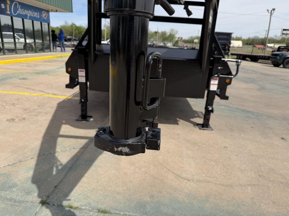 New #260214 2026 TOP HAT GN159 32 X 102 TANDEM AXLE 16K FLATBED GOOSENECK W/ JUMBO RAMPS