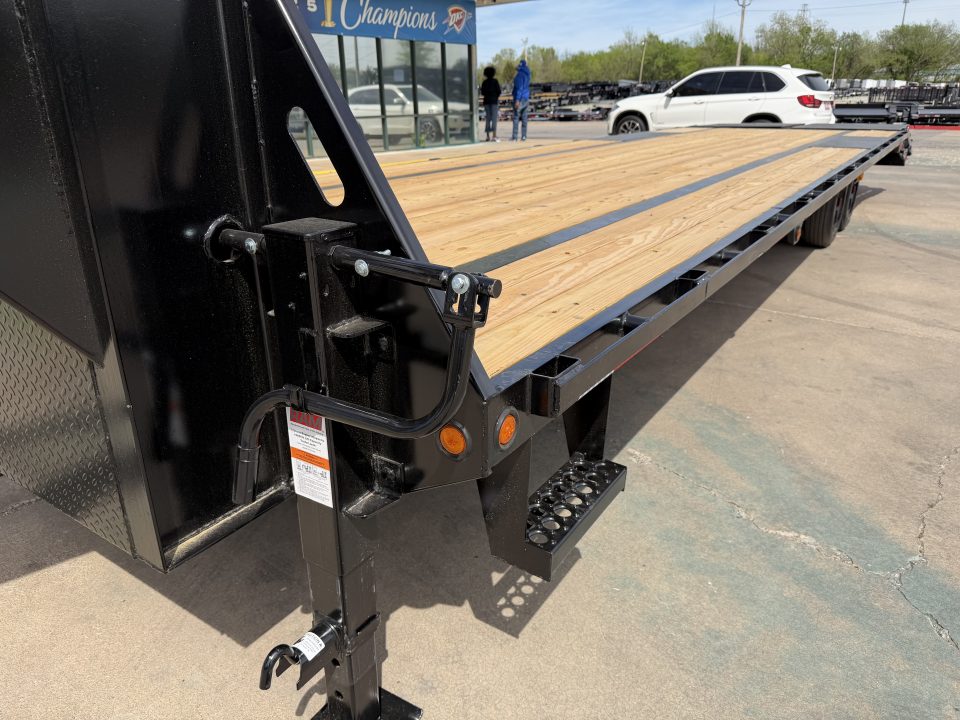 New #260214 2026 TOP HAT GN159 32 X 102 TANDEM AXLE 16K FLATBED GOOSENECK W/ JUMBO RAMPS