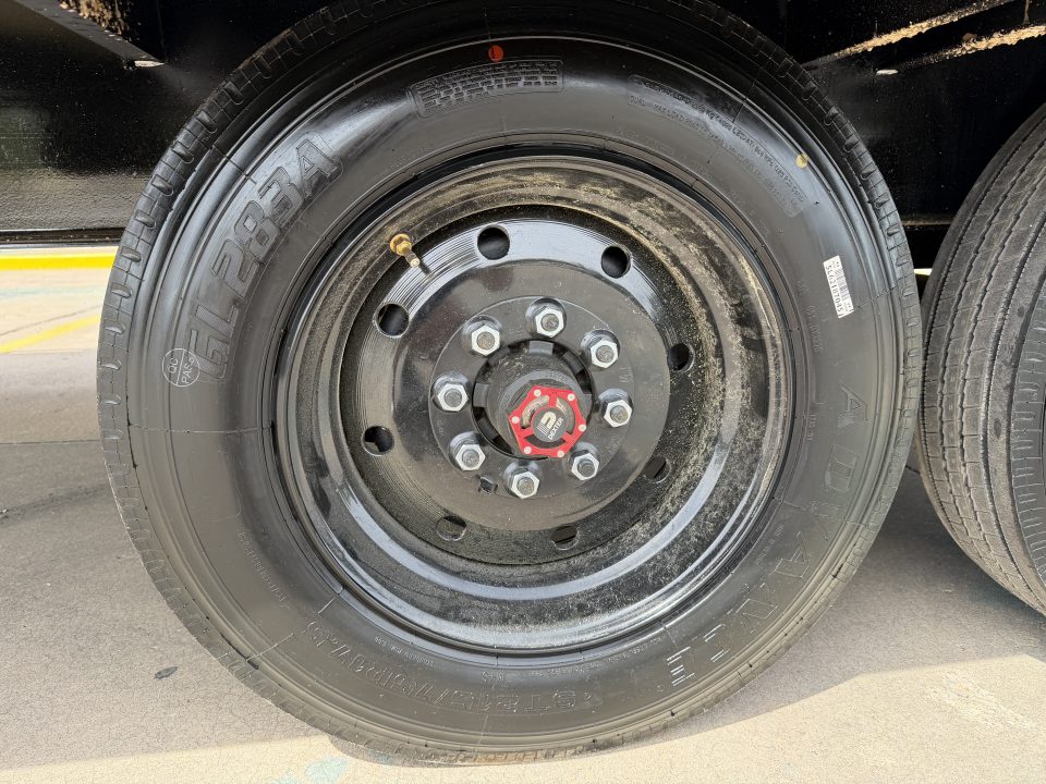 New #260214 2026 TOP HAT GN159 32 X 102 TANDEM AXLE 16K FLATBED GOOSENECK W/ JUMBO RAMPS