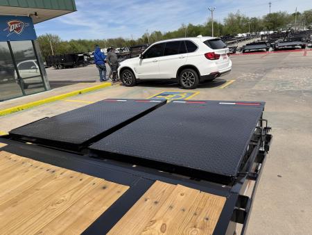 New #260214 2026 TOP HAT GN159 32 X 102 TANDEM AXLE 16K FLATBED GOOSENECK W/ JUMBO RAMPS