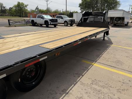 New #260214 2026 TOP HAT GN159 32 X 102 TANDEM AXLE 16K FLATBED GOOSENECK W/ JUMBO RAMPS