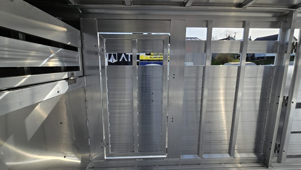 New 2026 Featherlite Trailers GOOSENECK 8127 7X24TA Stock / Stock Combo Trailer