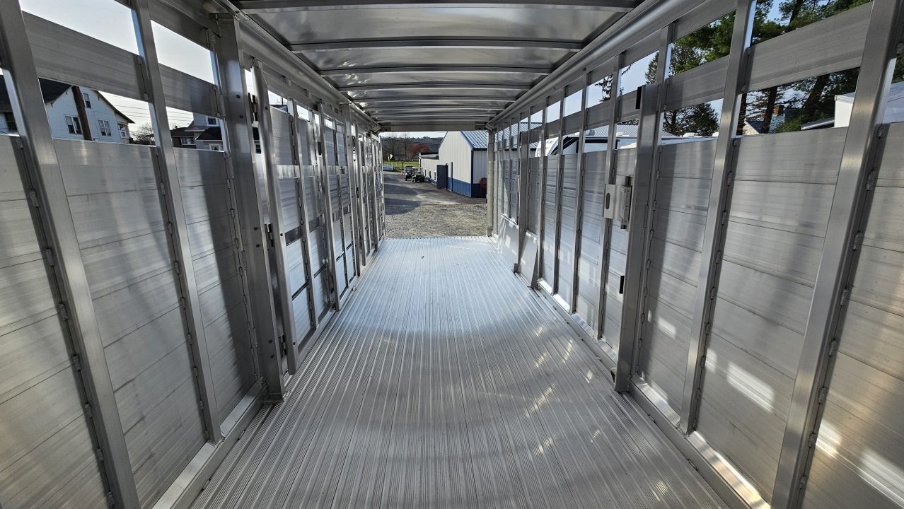 New 2026 Featherlite Trailers GOOSENECK 8127 7X24TA Stock / Stock Combo Trailer