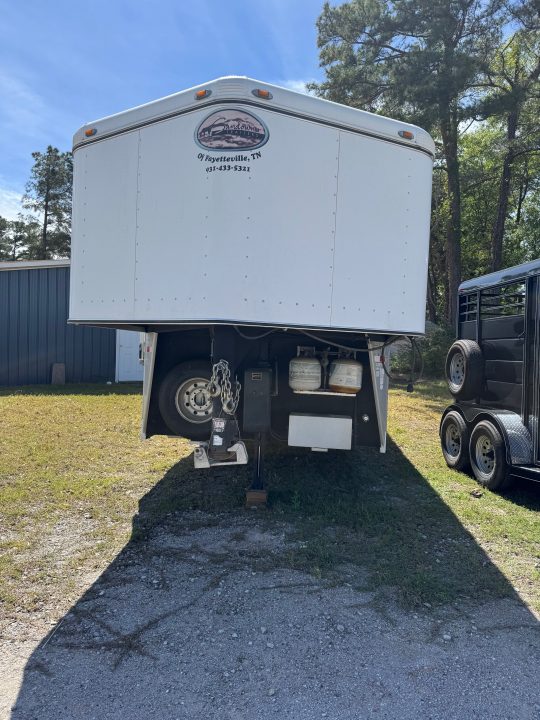 Consignment 2007 Sundowner 8014LQ Horse Trailer