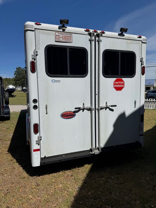 Consignment 2007 Sundowner 8014LQ Horse Trailer