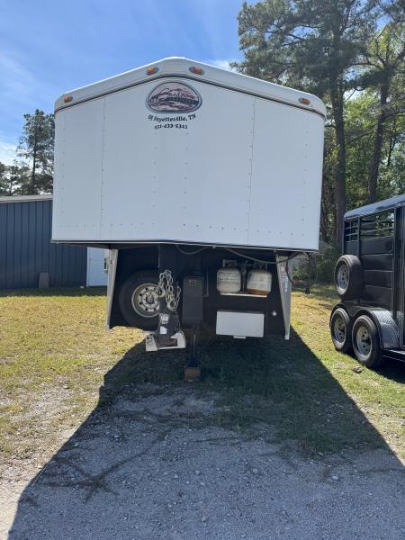 Consignment 2007 Sundowner 8014LQ Horse Trailer