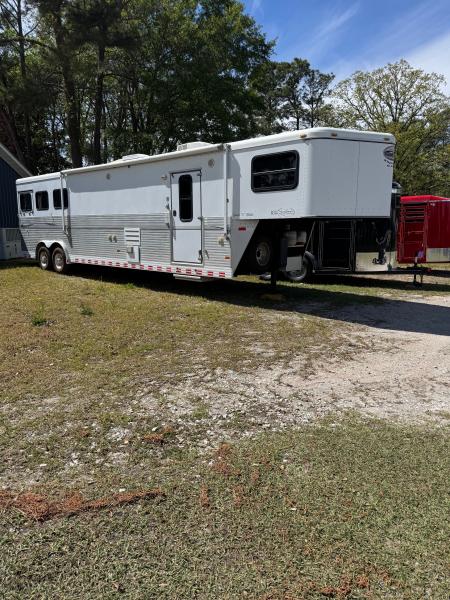Consignment 2007 Sundowner 8014LQ Horse Trailer