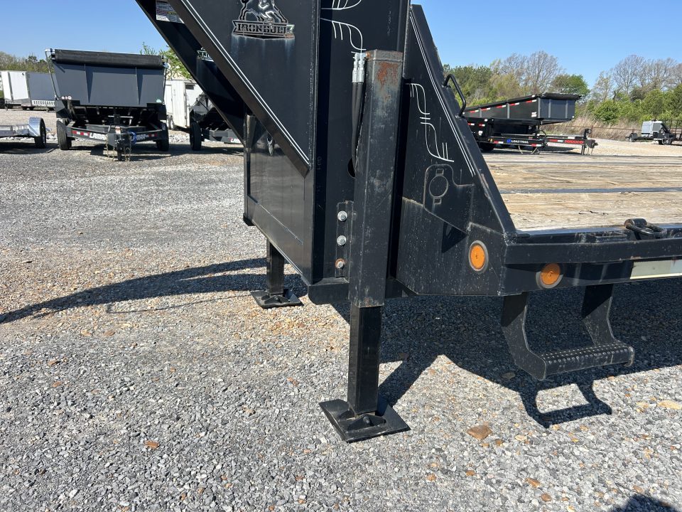 Used 2018 Iron Bull 102"X32' Hyd Dove Gooseneck Trailer