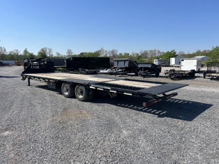 Used 2018 Iron Bull 102"X32' Hyd Dove Gooseneck Trailer