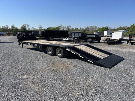 Used 2018 Iron Bull 102"X32' Hyd Dove Gooseneck Trailer