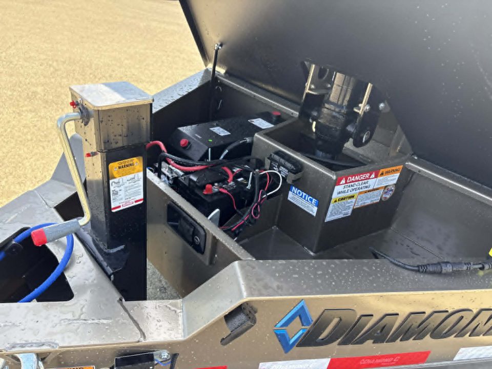 New SALE! DUMP TRAILER 2026 Diamond C LPT207 82X14 LOW PROFILE 15500 GVWR METALLIC MOCHA