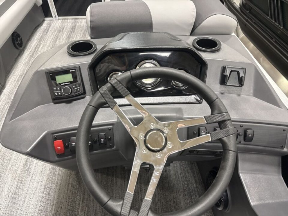New 2026 Bennington 188 SL Pontoon Boat