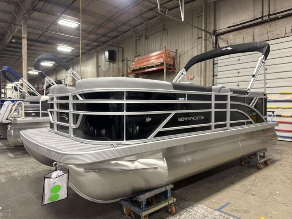 New 2026 Bennington 188 SL Pontoon Boat