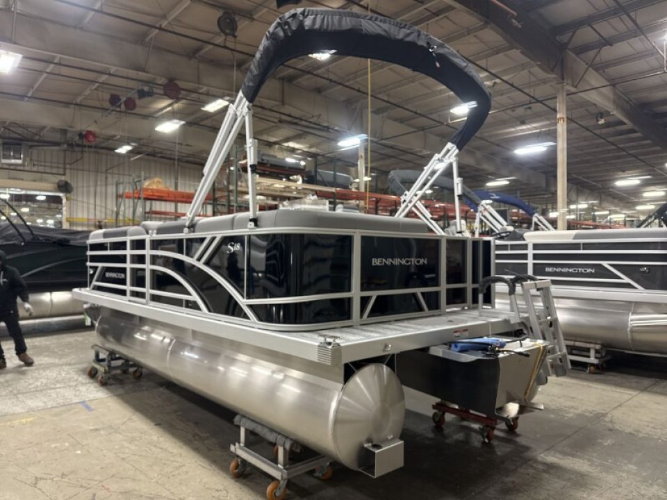 New 2026 Bennington 188 SL Pontoon Boat