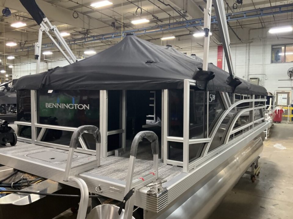 New 2026 Bennington 188 SL Pontoon Boat