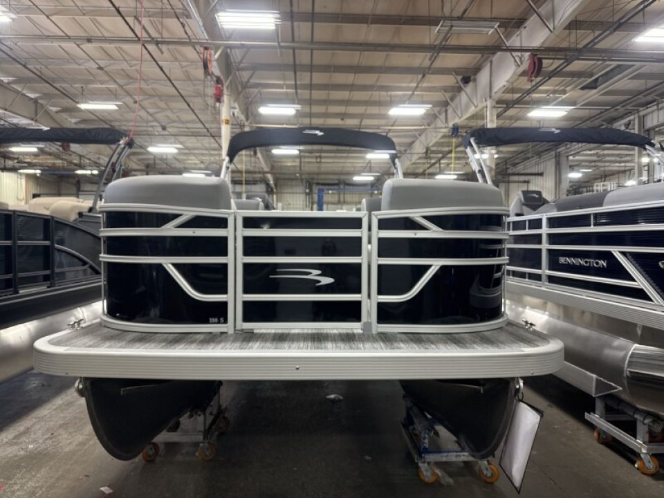 New 2026 Bennington 188 SL Pontoon Boat