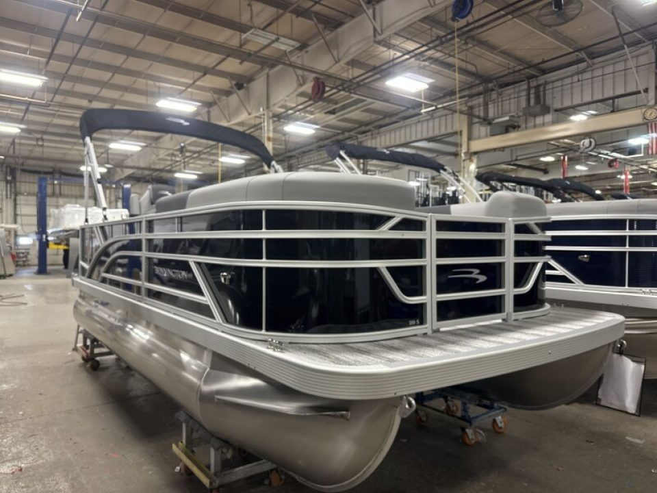 New 2026 Bennington 188 SL Pontoon Boat