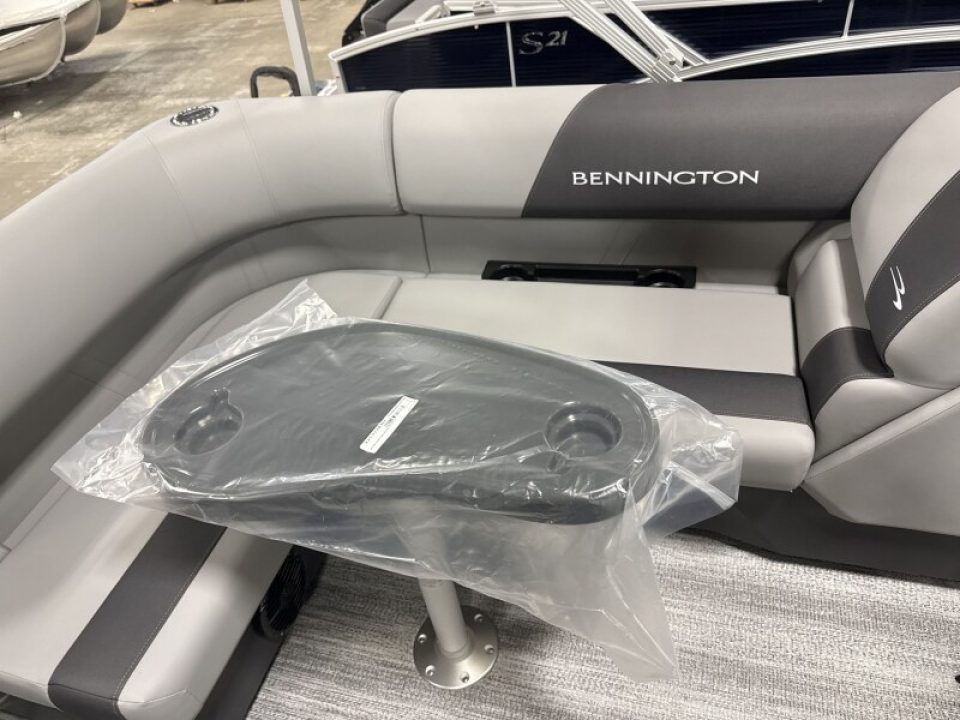 New 2026 Bennington 188 SL Pontoon Boat