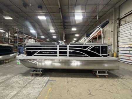 New 2026 Bennington 188 SL Pontoon Boat