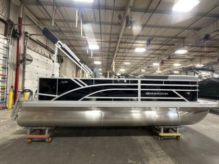 New 2026 Bennington 188 SL Pontoon Boat