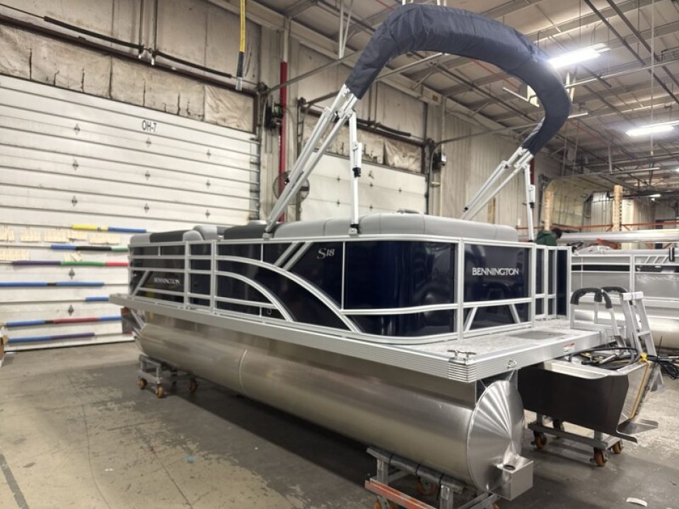 New 2026 Bennington 188 SL Pontoon Boat