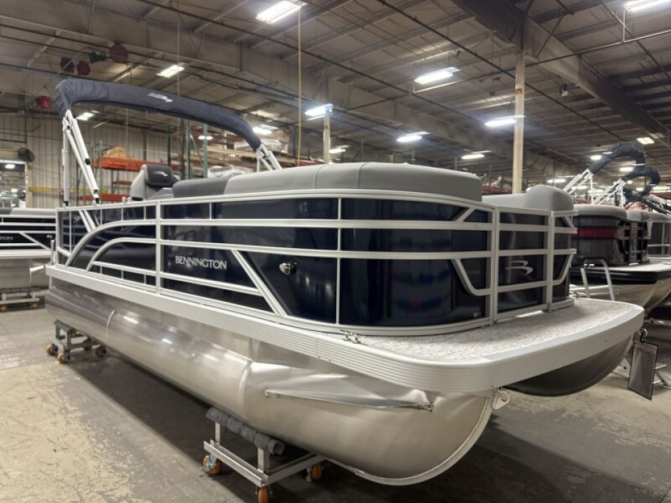 New 2026 Bennington 188 SL Pontoon Boat