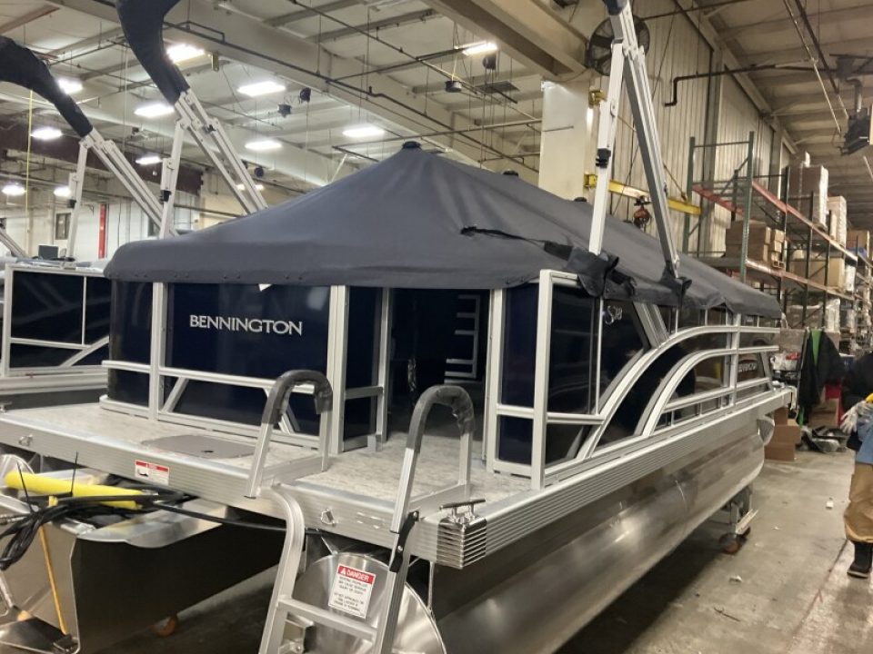 New 2026 Bennington 188 SL Pontoon Boat