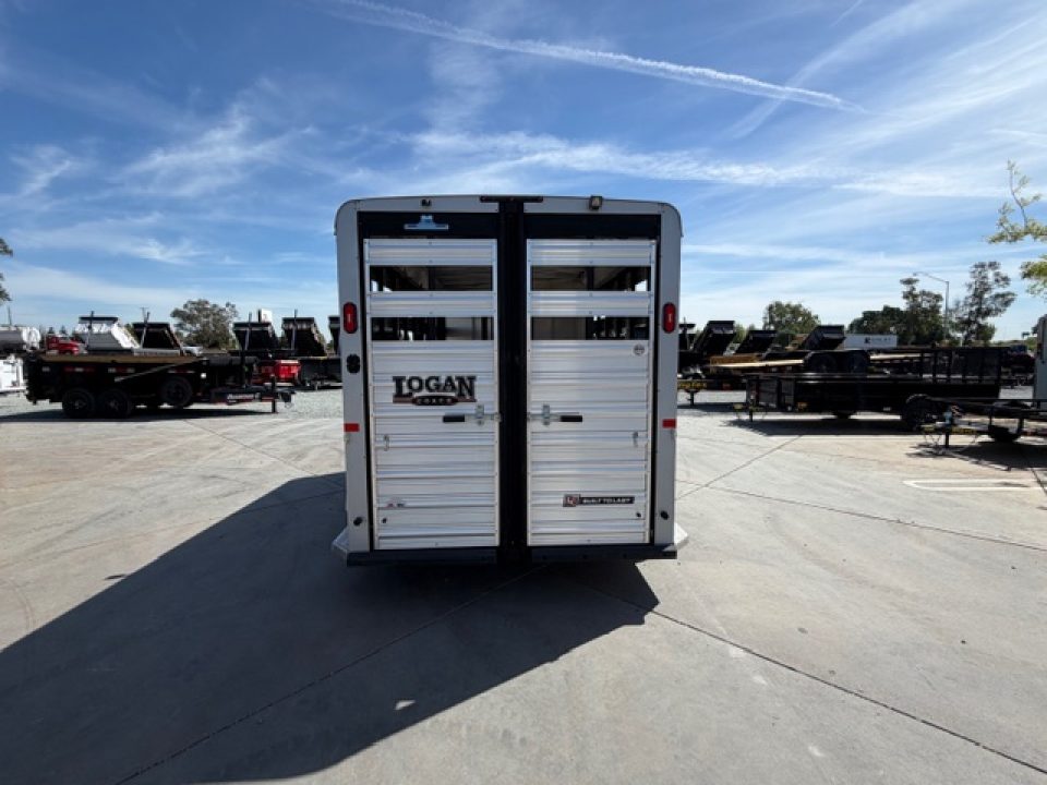 New 2026 Logan Coach BULLSEYE3BP BULLSEYE 3H BP Horse Trailer