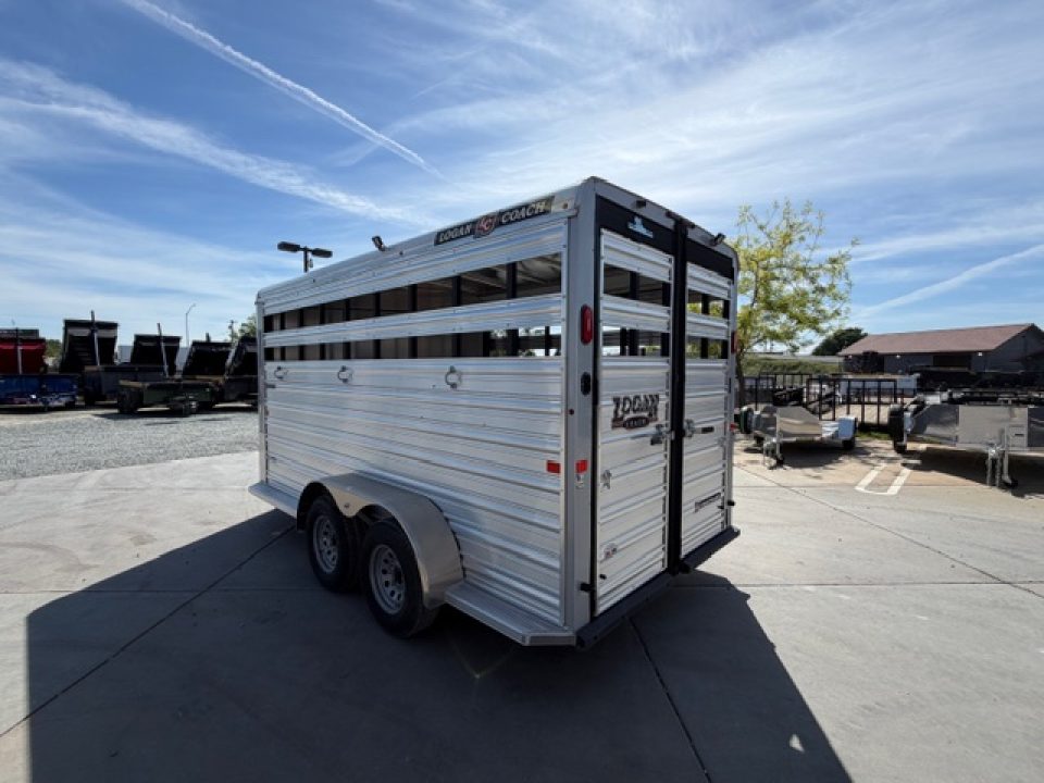 New 2026 Logan Coach BULLSEYE3BP BULLSEYE 3H BP Horse Trailer