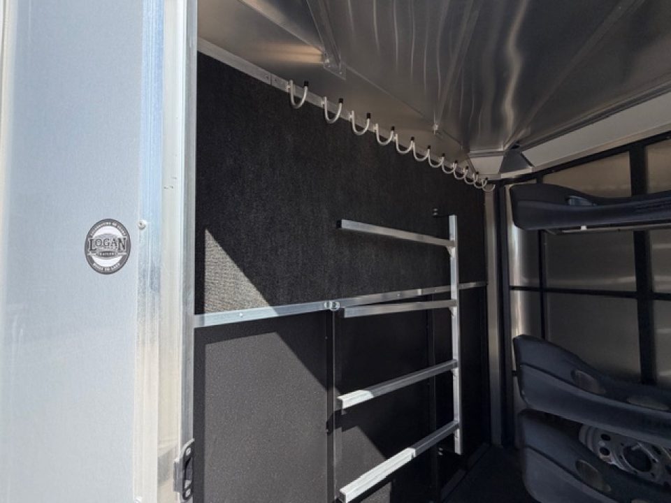 New 2026 Logan Coach BULLSEYE3BP BULLSEYE 3H BP Horse Trailer