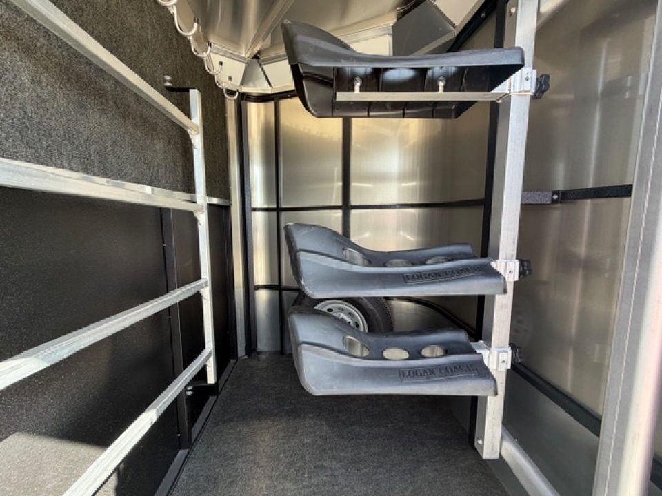 New 2026 Logan Coach BULLSEYE3BP BULLSEYE 3H BP Horse Trailer