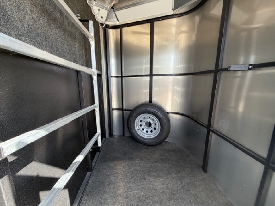 New 2026 Logan Coach BULLSEYE3BP BULLSEYE 3H BP Horse Trailer